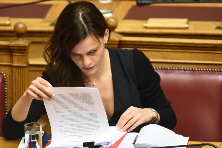 Θα συναποφασίζουν οι εργοδότες για τις ομαδικές απολύσεις