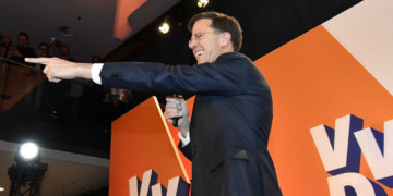 Δεξιά κυβέρνηση, ακροδεξιά πολιτική στην Ολλανδία