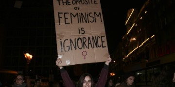 8 Μάρτη: Ελπιδοφόρες, όσο και αντιφατικές αντιστάσεις