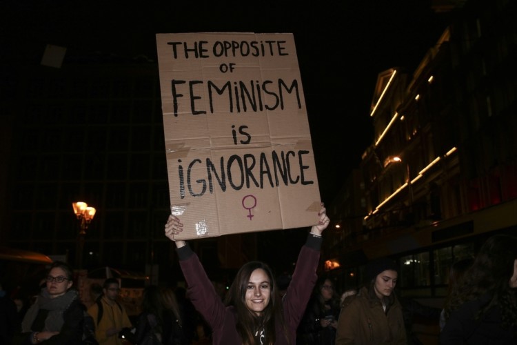 8 Μάρτη: Ελπιδοφόρες, όσο και αντιφατικές αντιστάσεις