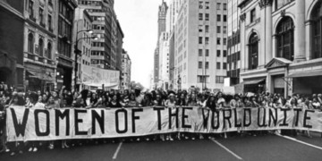 Γυναίκες όλων των χωρών ενωθείτε!