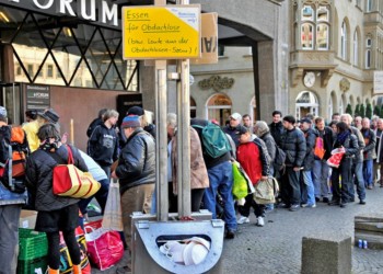 Στη Γερμανία αυξάνονται οι φτωχοί και οι πλούσιοι