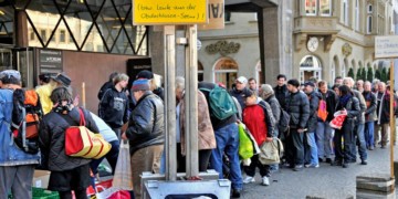 Στη Γερμανία αυξάνονται οι φτωχοί και οι πλούσιοι