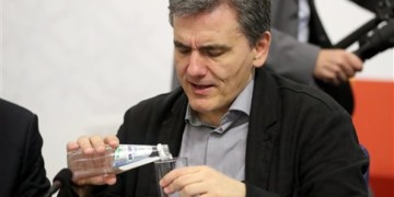 Μνημόνια παντού και για πάντα που θα «στενοχωρήσουν το λαό»!