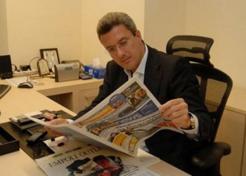 Πίσω από τις κάμερες 02.04