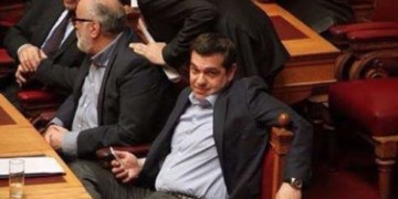 Δεν αγωνίζεστε; Εγκρίνετε την πολιτική μας!