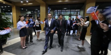 ΗΠΑ και Κίνα εγκρίνουν τον πρόθυμο Τσίπρα