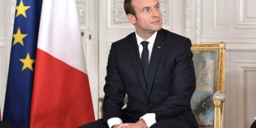 Η αντιδραστική Γαλλία που σχεδιάζει ο Μακρόν