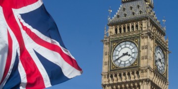 Ξαναφέρνουν από το παράθυρο τη σκληρή Δεξιά στην Αγγλία