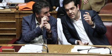Ο κοινωνικός οδοστρωτήρας των «τελευταίων» μέτρων