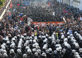 Διαδηλωτές στο Αμβούργο: «Κλείστε τον καπιταλισμό»
