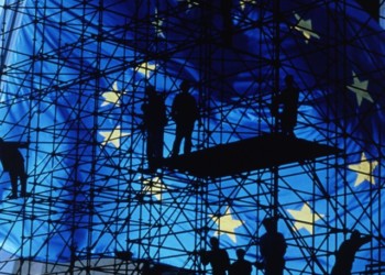 Μείωση της ανεργίας δια της απαξίωσης της εργασίας