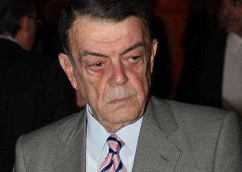 Μεταθανάτιοι ύμνοι για έναν καναλάρχη