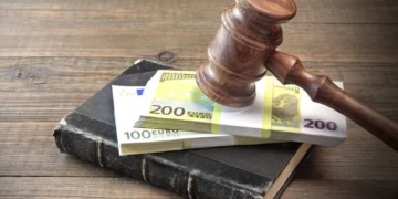Κατασχέσεις και υπερφορολόγηση «πνίγουν» τον λαό