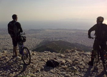 Θυσία στα κέρδη τους ο Υμηττός;