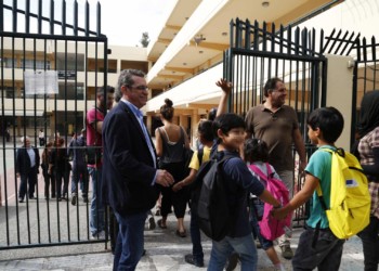 Ισότιμη εκπαίδευση για ελληνόπουλα και προσφυγόπουλα