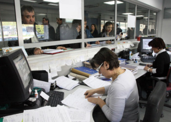 Ταξικός φορολογικός «Γολγοθάς» μέχρι τον Ιανουάριο