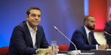 Το Πριν ενοχλεί και γι’ αυτό «κόβεται»