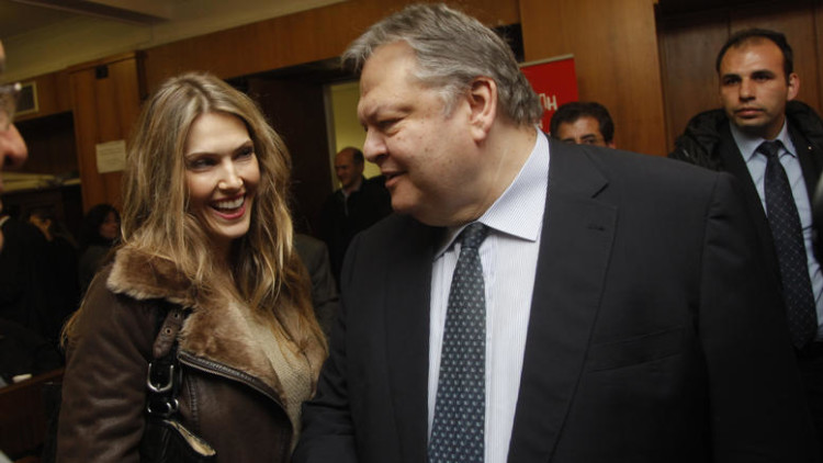 «Άγνωστοι Χ» το κόμμα και ο «παππούς» της Εύας…