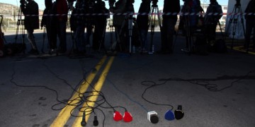 Πίσω από τις κάμερες (01.10)