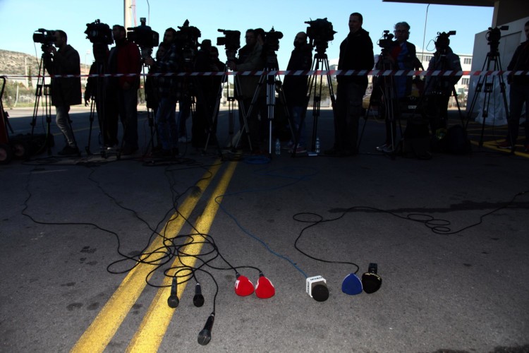 Πίσω από τις κάμερες (01.10)