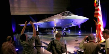 Έρχονται νέες αγορές αεροπλάνων και πλοίων