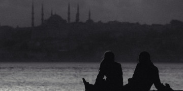 Ένα ξένο σχόλιο για οικεία αισθήματα