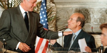 Ζήτω! «Αναβαθμιζόμαστε» (επί 71 χρόνια…)