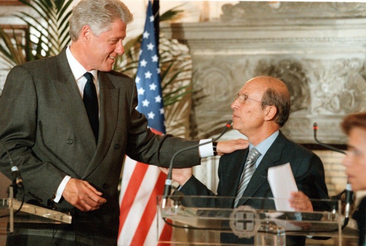 Ζήτω! «Αναβαθμιζόμαστε» (επί 71 χρόνια…)