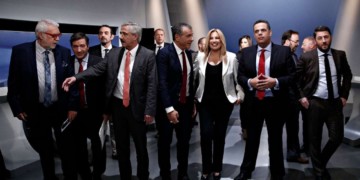 Ο ασπόνδυλος πόλεμος της «κεντροαριστεράς»