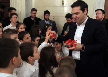 Πλεόνασμα φόρων και υπεραπόδοση υποκρισίας