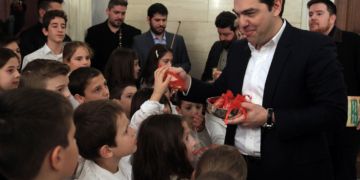 Πλεόνασμα φόρων και υπεραπόδοση υποκρισίας