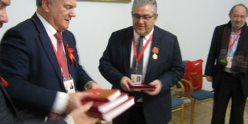 Ένα σφυροδρέπανο δεν φέρνει την άνοιξη