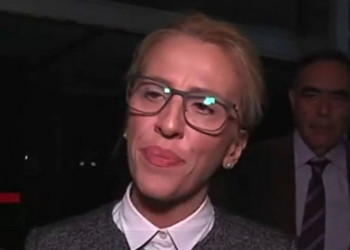 «Κρυφτούλι» Ρ. Δούρου στο περιφερειακό συμβούλιο