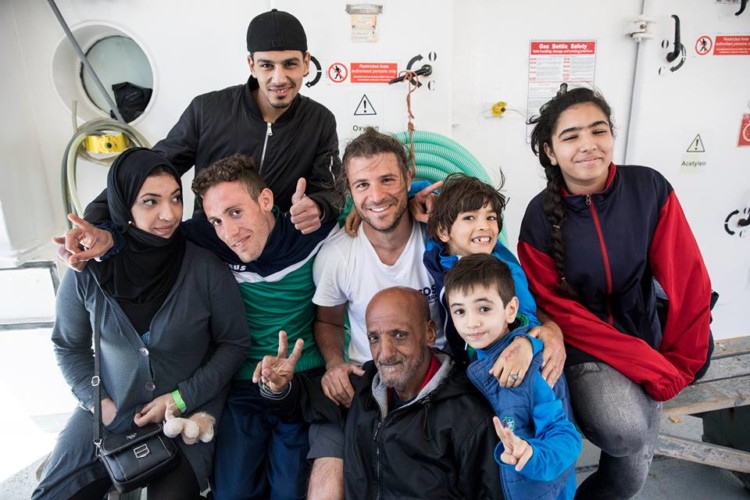 Πώς η ΕΕ στέλνει τους πρόσφυγες πίσω στα σκλαβοπάζαρα της Λιβύης