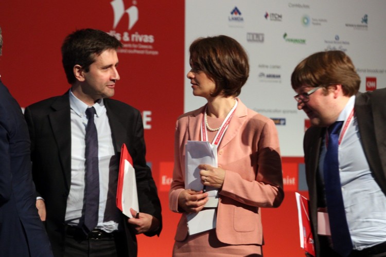 Ζητείται άλλοθι για 100 προαπαιτούμενα!