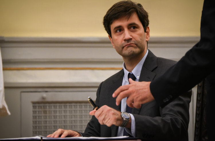 Κλείνουν την τρίτη (και φαρμακερή) αξιολόγηση