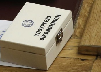 Κοινωνική λεηλασία με παλιά και νέα μέτρα που αγγίζουν τα 2 δισ.