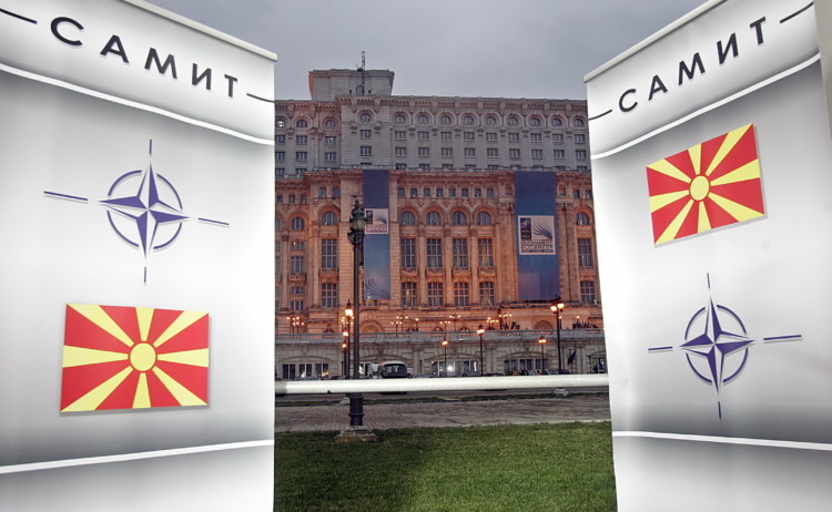 Μακεδονικό: Βαφτίσια με «νονό» το ΝΑΤΟ