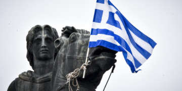 Από την Πλατεία Συντάγματος  στην Παραλία  της Θεσσαλονίκης: Από την αριστερή πλειοψηφία  στην κινηματική κοινωνική άπνοια 