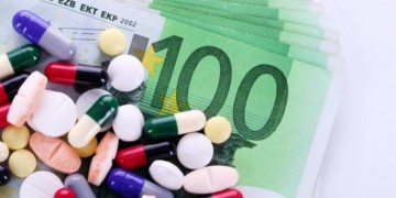 Φάρμακο: Αυξήσεις στις τιμές και ωράριο «σκλαβιάς»