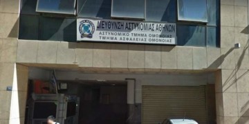 Η αστυνομία ξυλοκοπεί μετανάστες, διώκει και απειλεί τους μάρτυρες