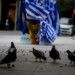 Αντιδραστική στροφή,  με τον σταυρό και τη σημαία
