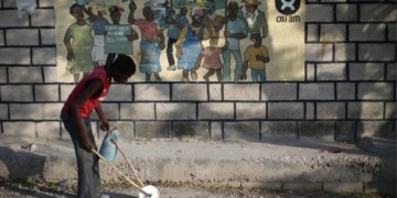 Ποιος ωφελείται από το σκάνδαλο της Oxfam;