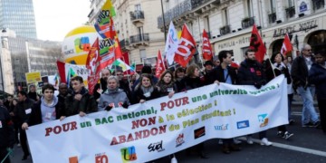 Τέλος της ελεύθερης πρόσβασης στα πανεπιστήμια της Γαλλίας