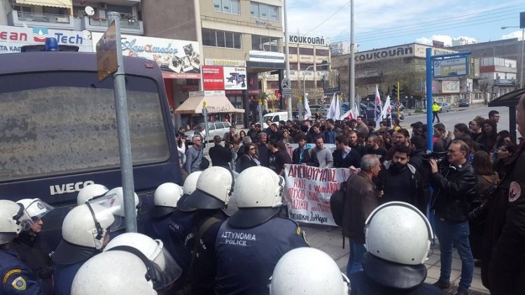 Επίδειξη αυταρχισμού σε αγωνιστές εκπαιδευτικούς στο δρόμο για το “αναπτυξιακό συνέδριο”