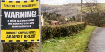 Μεταβατική συμφωνία με… άρωμα αναβολής