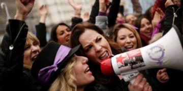 Μαζικές και  μαχητικές  διαδηλώσεις στις πέντε ηπείρους στις 8 Μάρτη