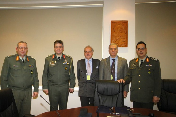 Μα καλά, έχει σχέση ο στρατός με το πανεπιστήμιο; Ω Γ(ι)ΕΣ !