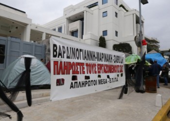 Μιντιάρχες ενάντια στο «μαύρο»; Απολύσεις εννοούν!